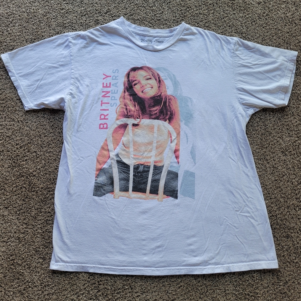 Brittney Spears Womens T Shirt L Graphic Short Sleeve White 100% Cotton Chair